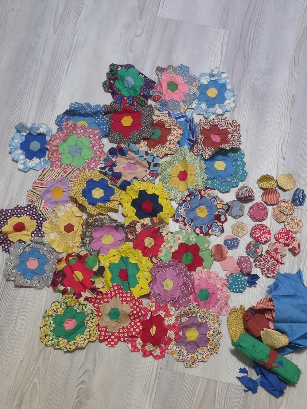 Vintage Grandmother’s Flower Garden Quilt Blocks Hexagon Craft Lot Handmade